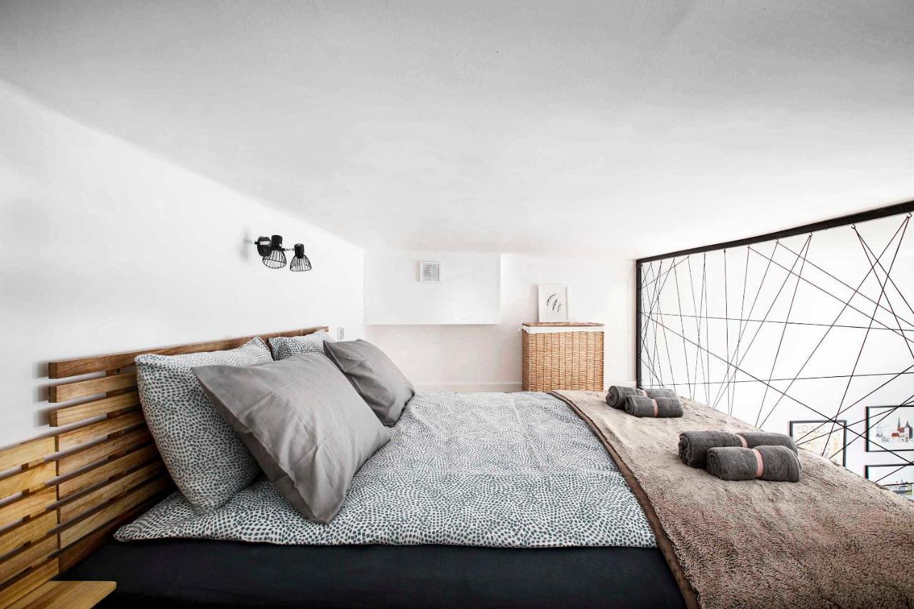 Charming Studio With Kitchen - Old Town, Main Station Krakau Buitenkant foto