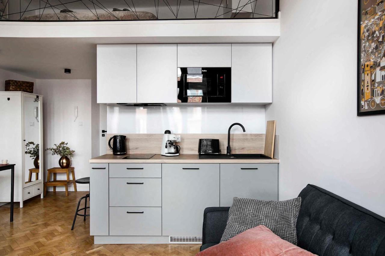 Charming Studio With Kitchen - Old Town, Main Station Krakau Buitenkant foto