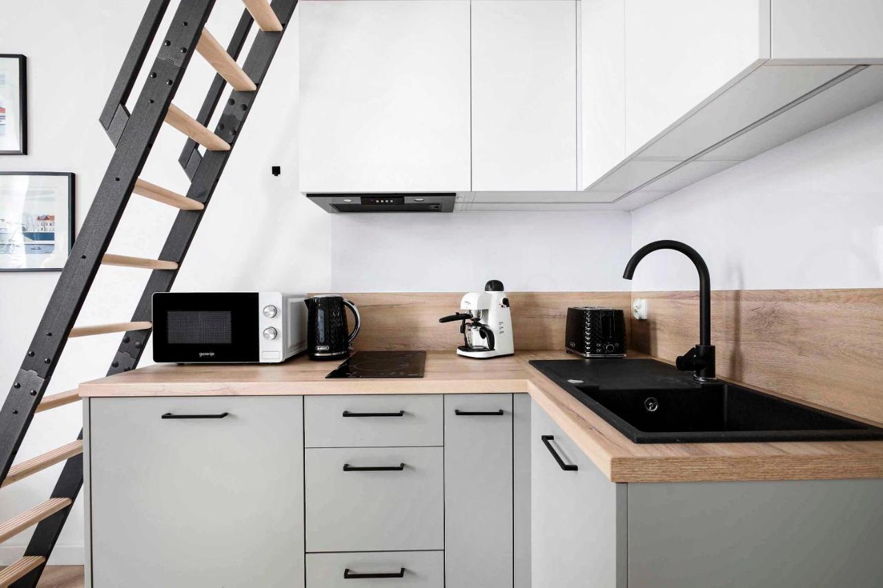 Charming Studio With Kitchen - Old Town, Main Station Krakau Buitenkant foto